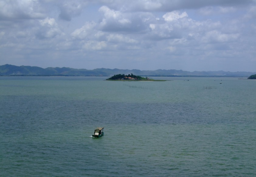 小岛.jpg