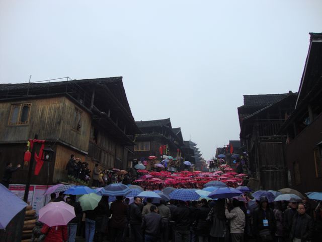 在寨门对歌
