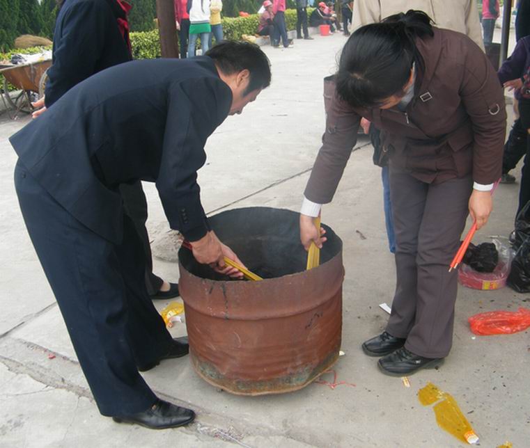清明祭拜 006.jpg