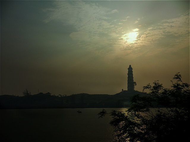 承露塔2.jpg