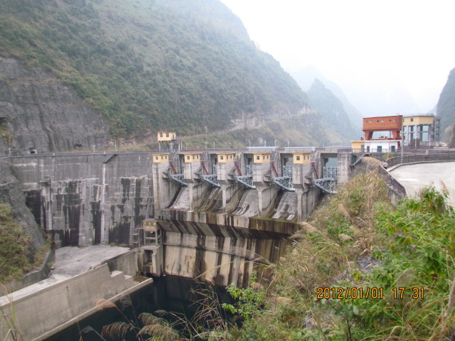 大坝全貌
