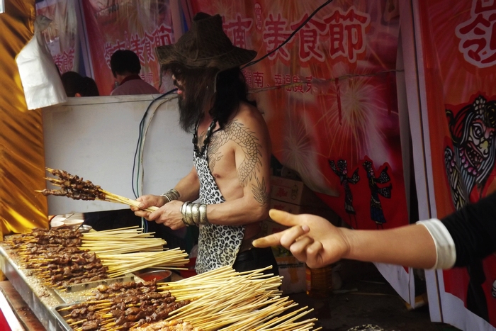 边嗨边卖...