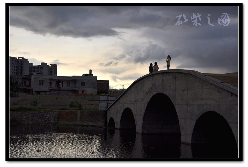 龙池湖畔1b2.jpg