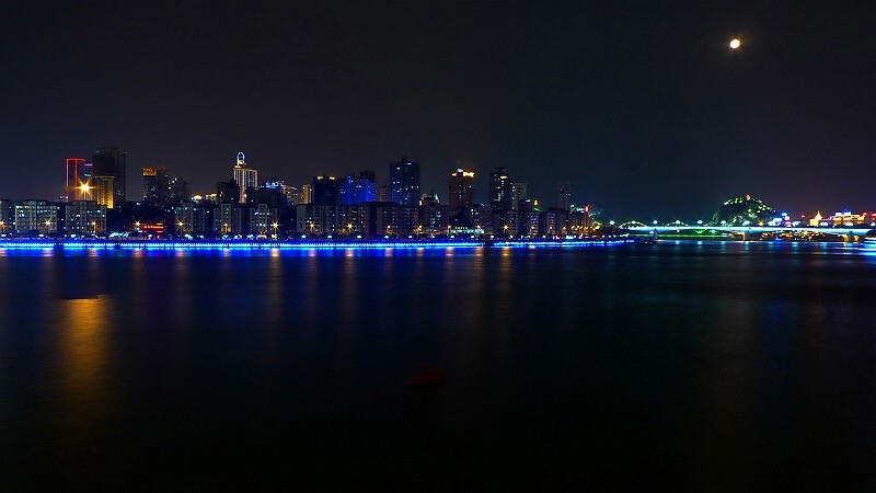 a5875635_s.jpg