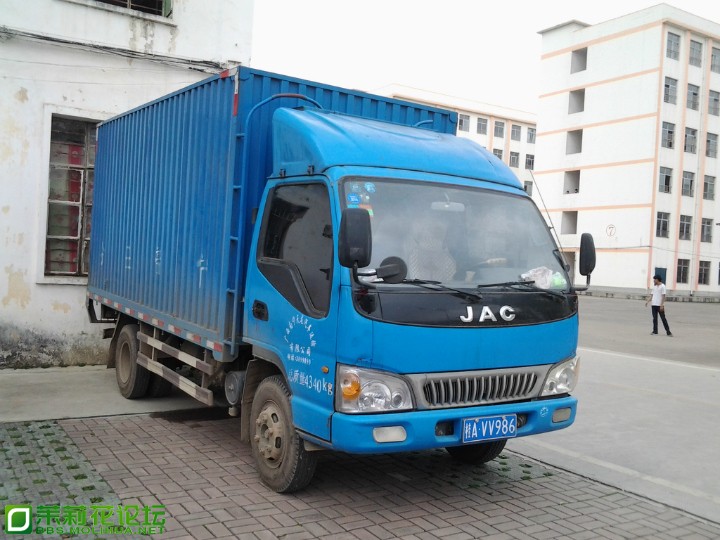 181140sx42xq566wm56c9o.jpg