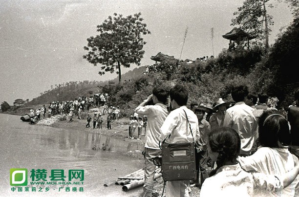（05）85年广西电视台拍摄采风现场.jpg