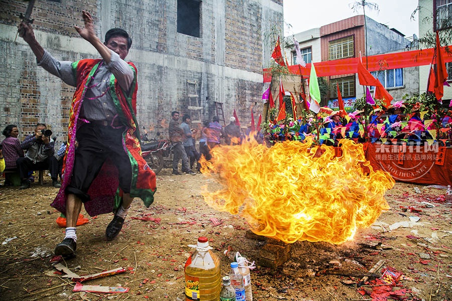 农村跳大神图片