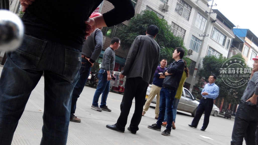 世纪滨江又砸到人了 (12).jpg
