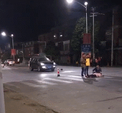 上淇车祸.gif