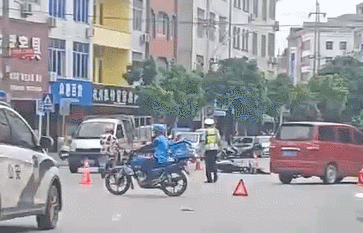 085922fz4maeakc0az18ma.gif