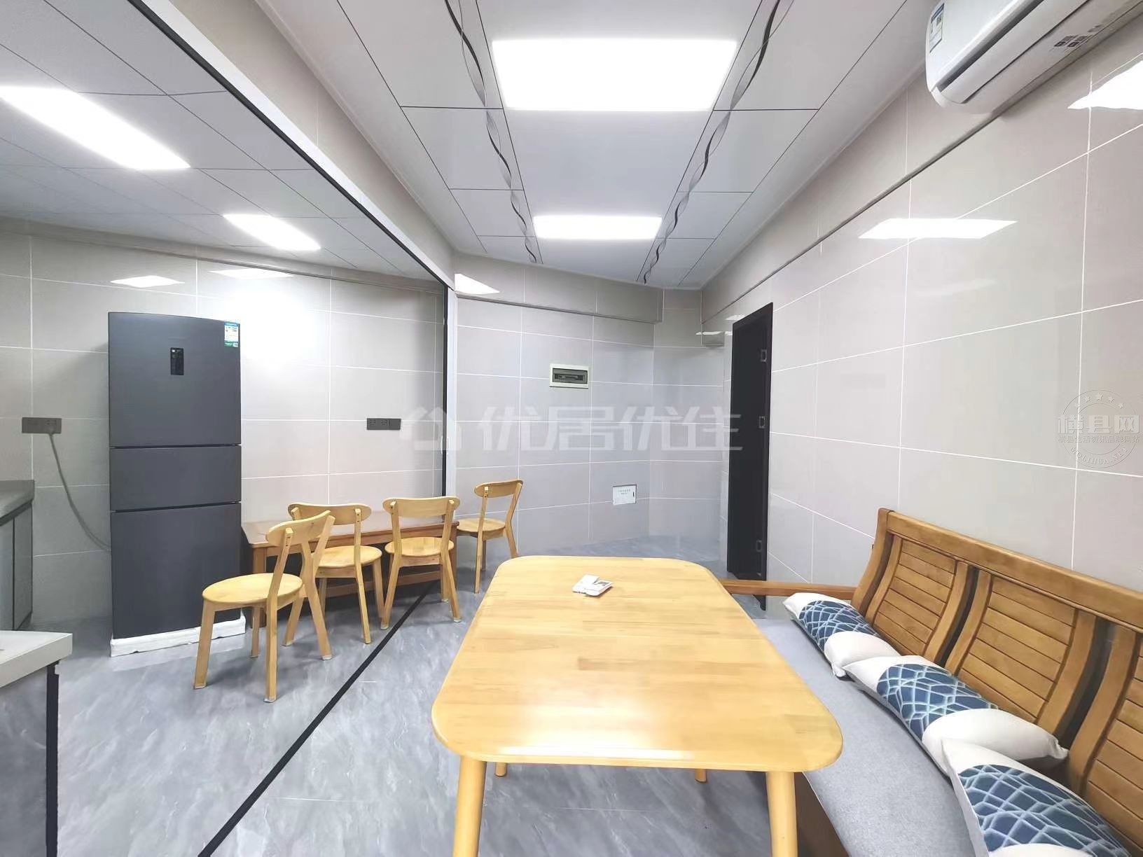 wechat_upload170773510665c9f8421b975