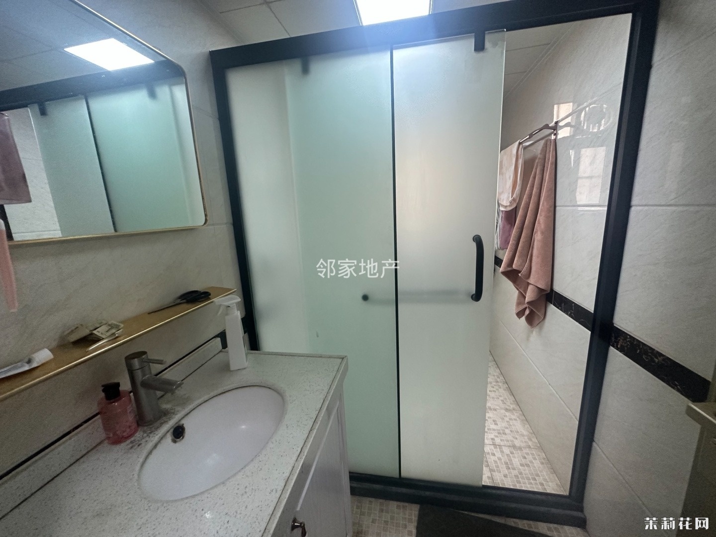 d7493fe8-ef99-498d-b759-0aed77c73d8a.jpg