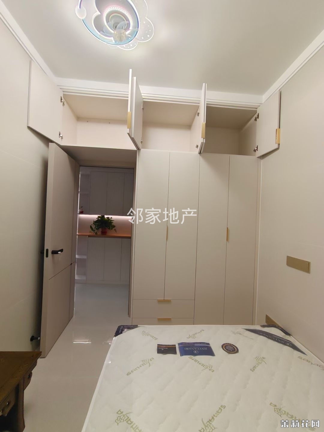 wechat_upload172354025666bb2320e9fd4